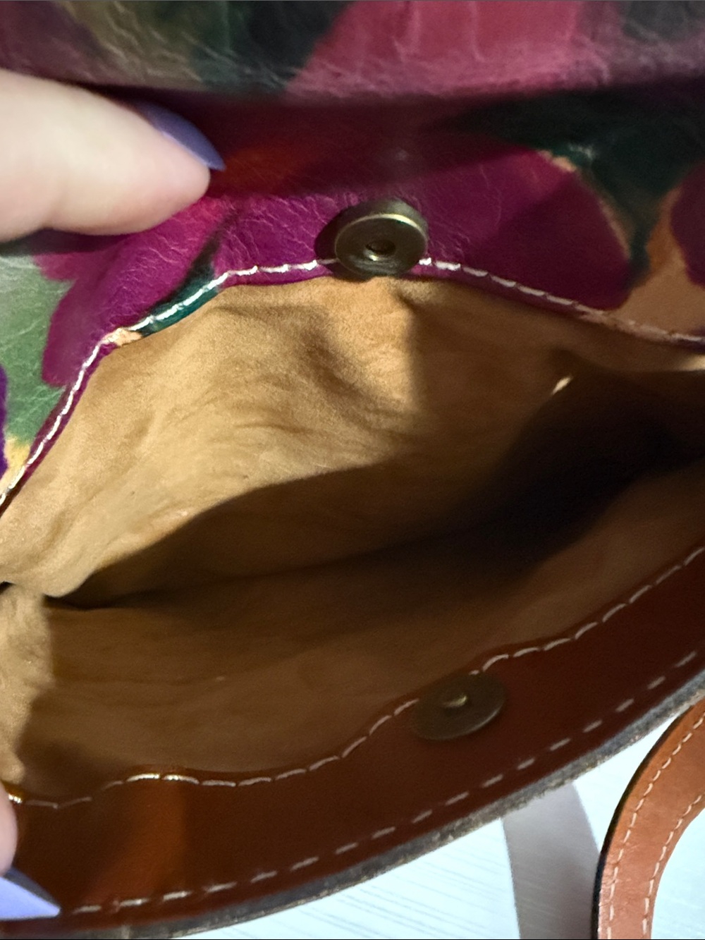 Patricia Nash leather crossbody bag w/vibrant, multi-color abstract floral print - Picture 7 of 11